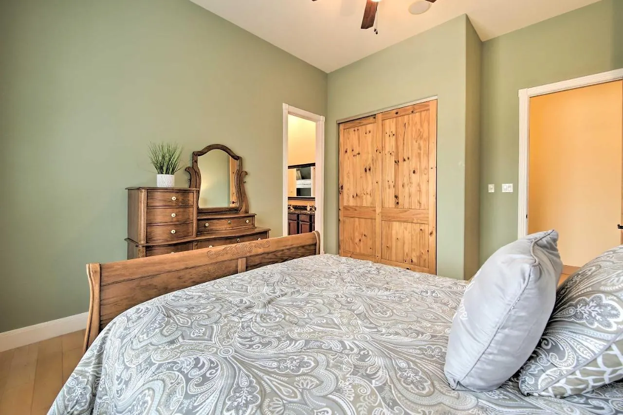 Lakeview Escape With Hot Tub, 1 Mi To Canyon Holiday home Canyon Lake