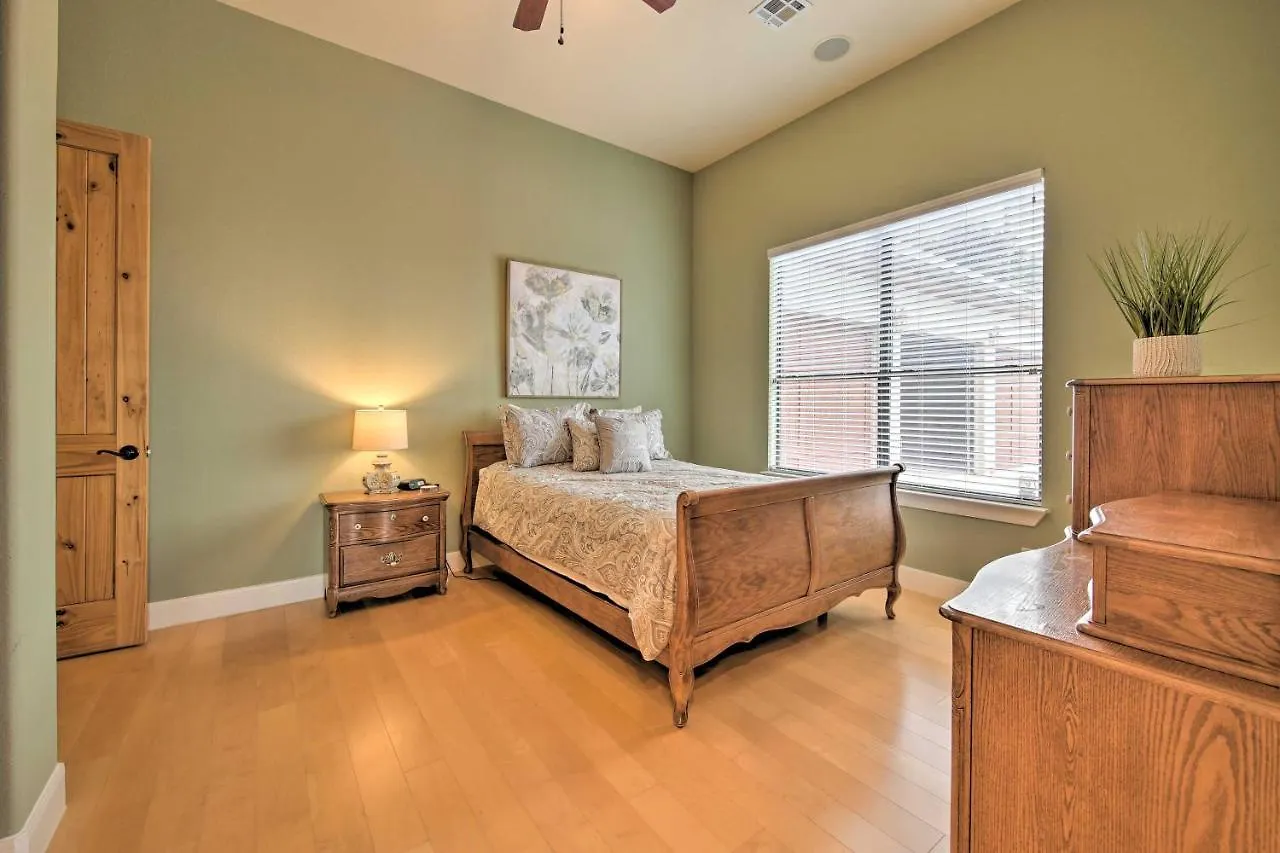 Lakeview Escape With Hot Tub, 1 Mi To Canyon *