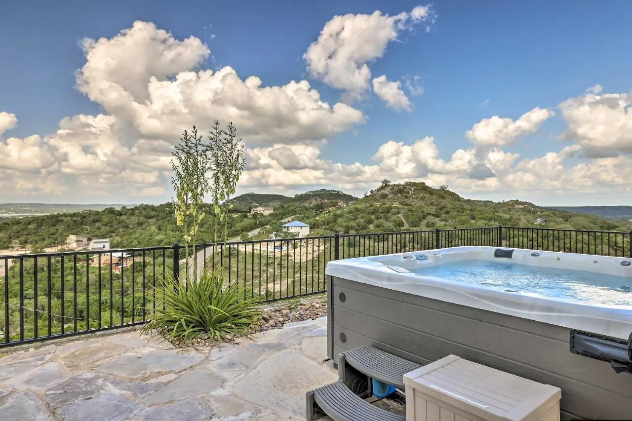 Lakeview Escape With Hot Tub, 1 Mi To Canyon