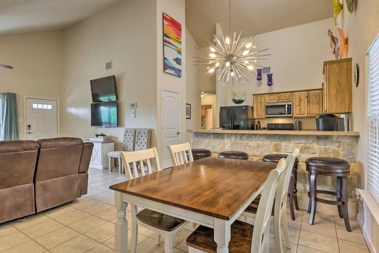 Pet-friendly With Deck 1 Mi To Canyon Fun Canyon Lake