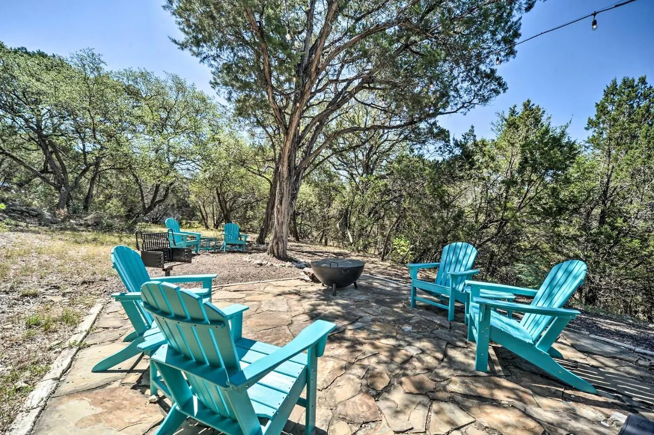 Canyon Hideaway With Fire Pit And Hot Tub! Holiday home Canyon Lake