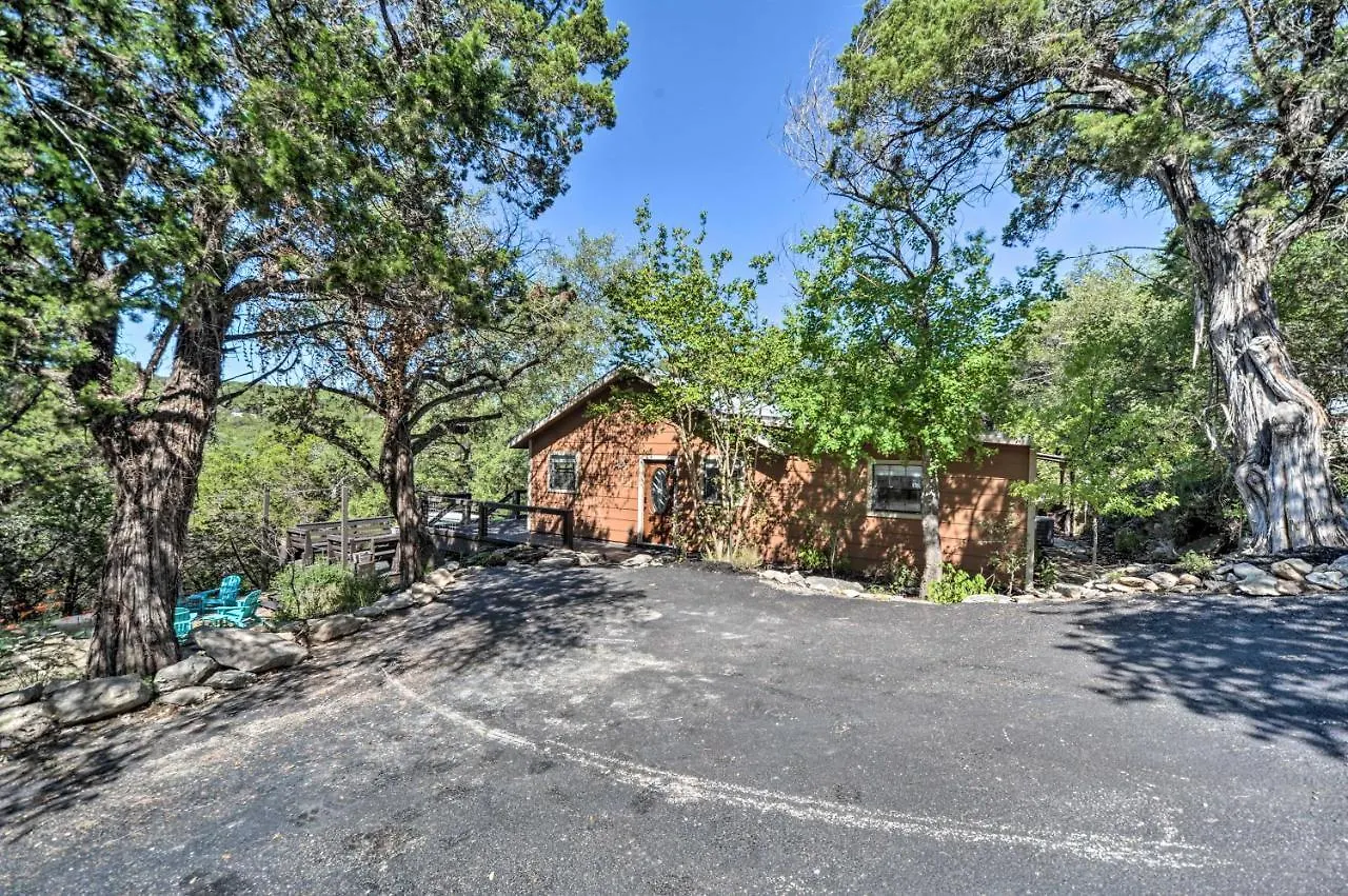 Canyon Hideaway With Fire Pit And Hot Tub! Holiday home Canyon Lake