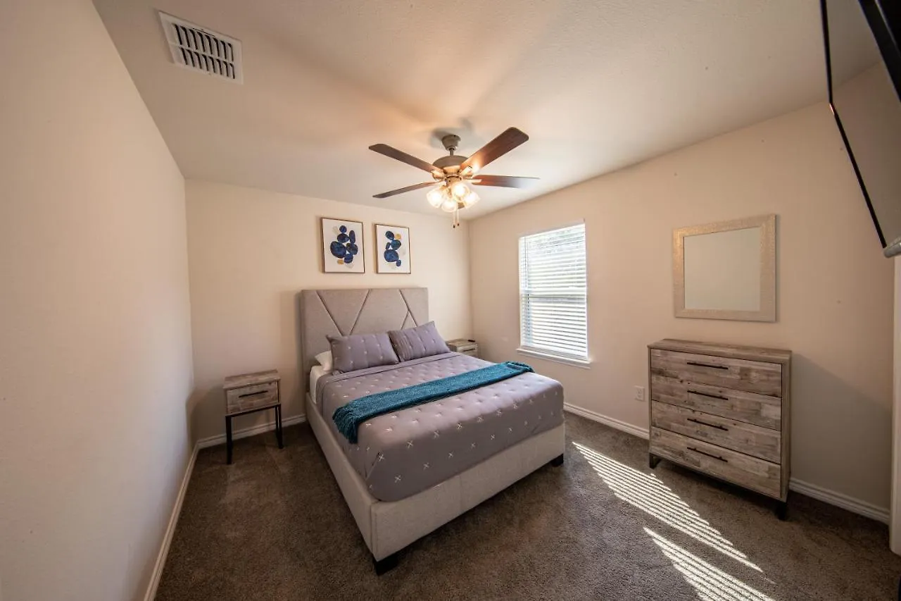 Lakeshore Retreat Holiday home Canyon Lake