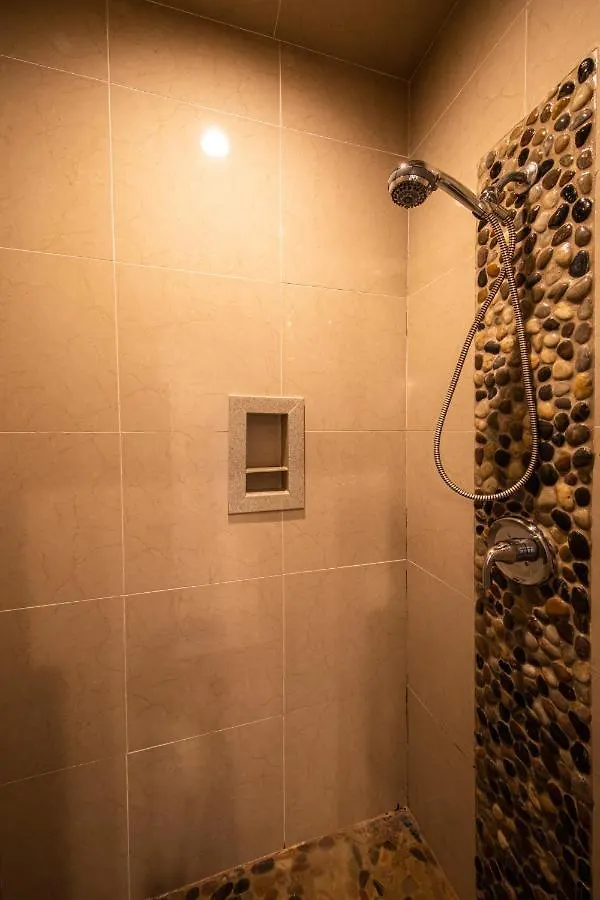 Lakeview Luxury