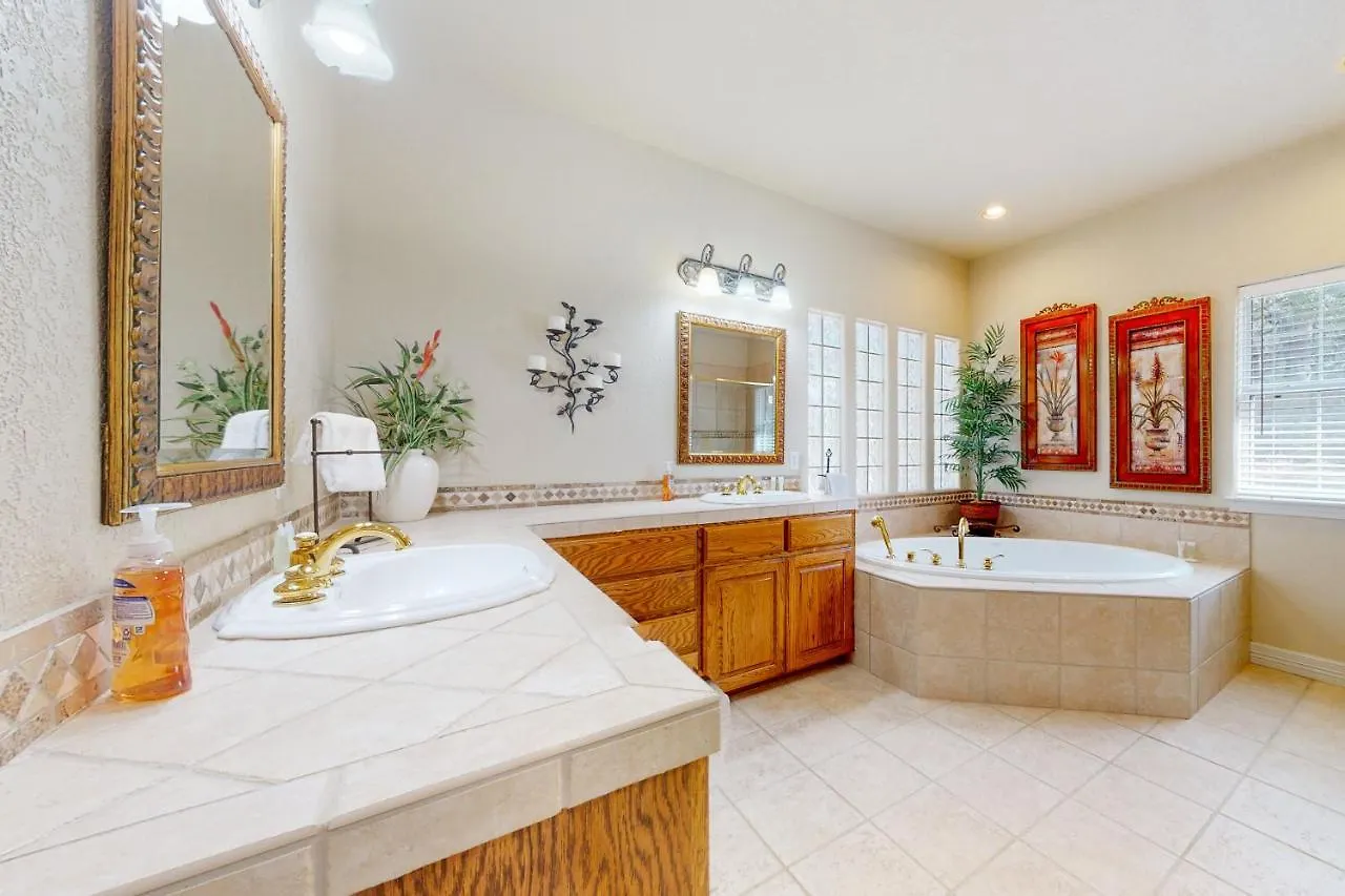 Vista Ridge Hideaway Holiday home