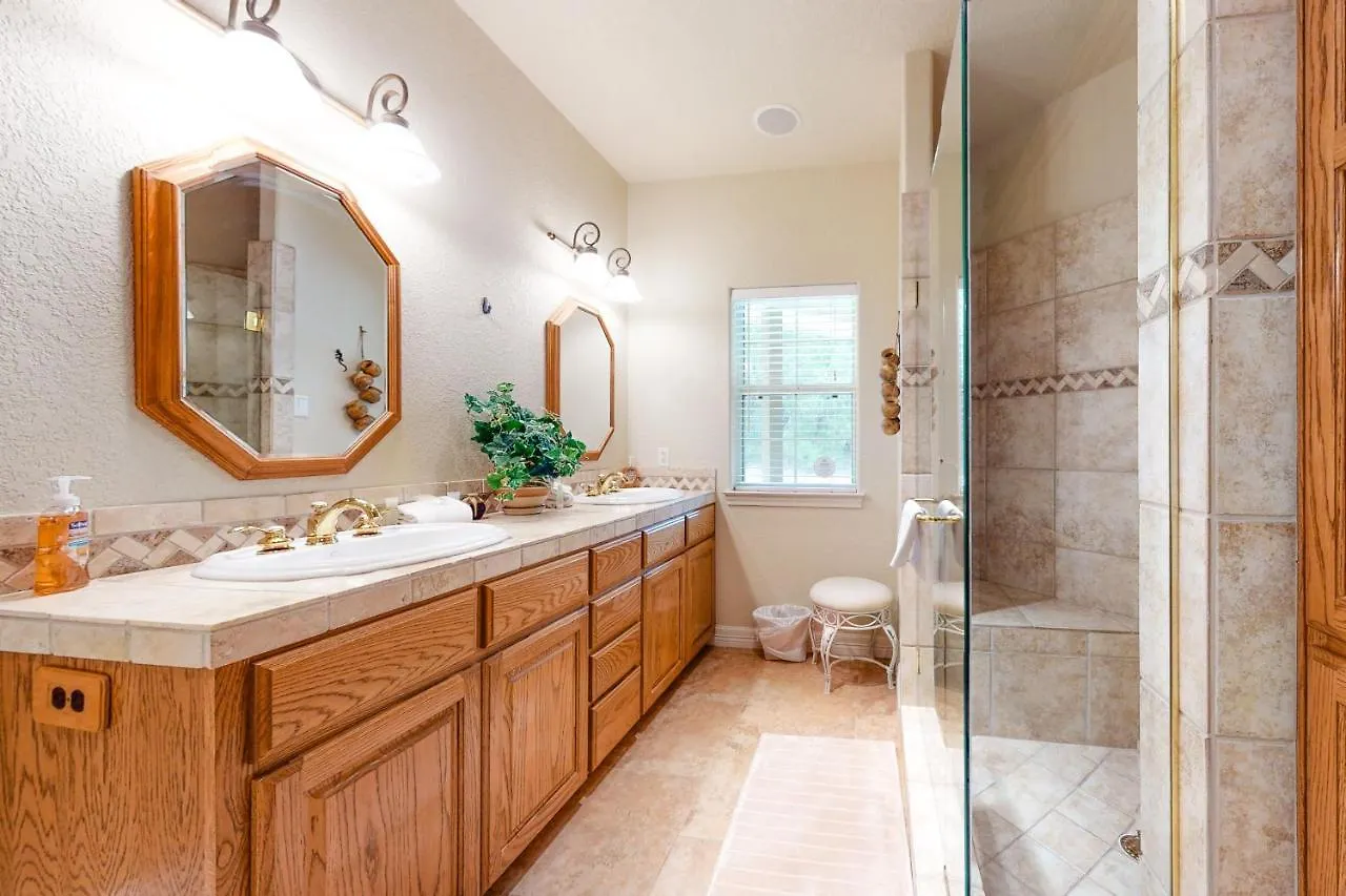 Vista Ridge Hideaway Holiday home *