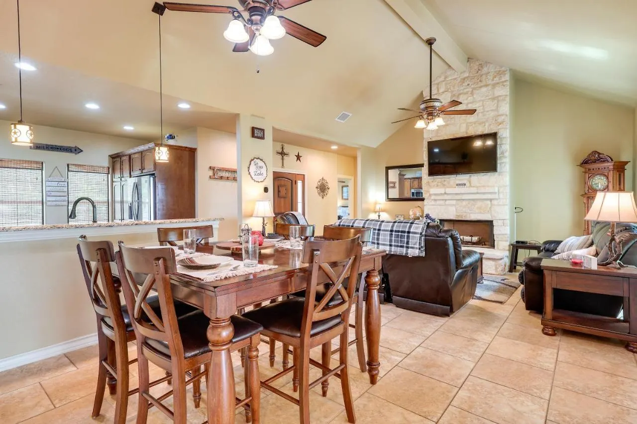 At Rocky Creek With Private Hot Tub And Yard! * Canyon Lake