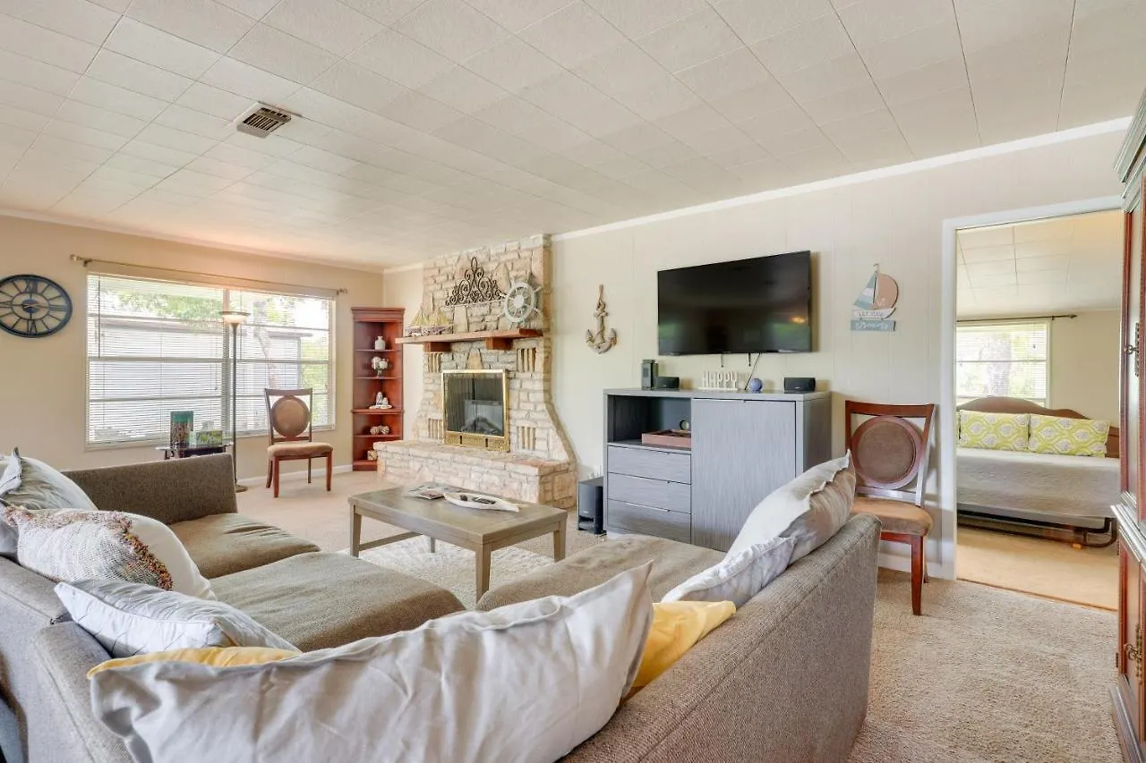 Pet-friendly Canyon - 2 Mi To Beach! بحيرة كانيون
