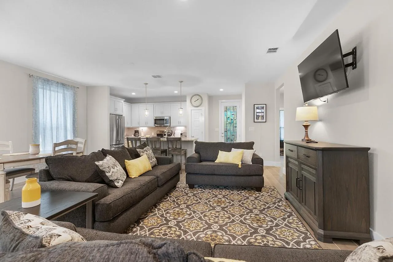 Pristine 3-bedroom Near Canyon Lake! 別荘