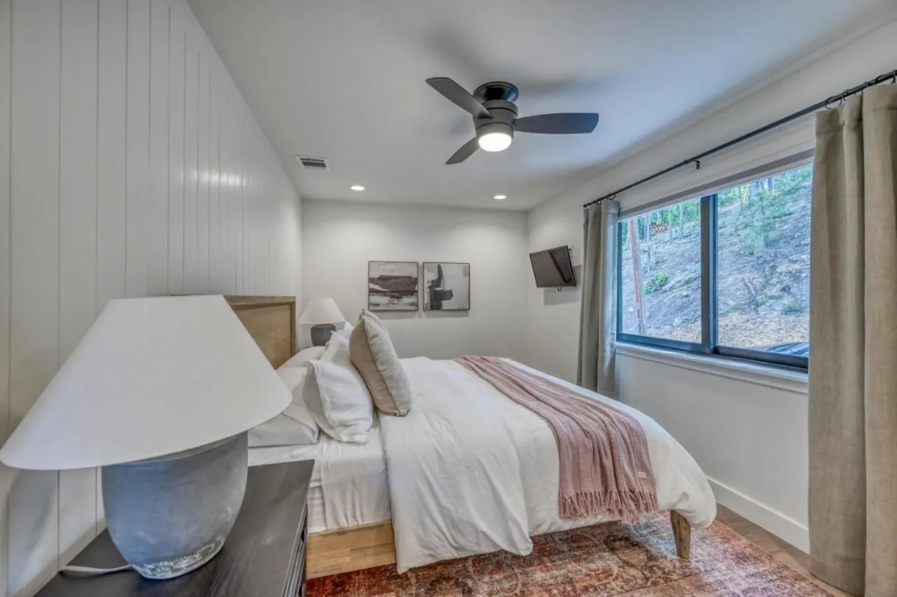 Luxury Riverfront With Firepit & Gameroom!