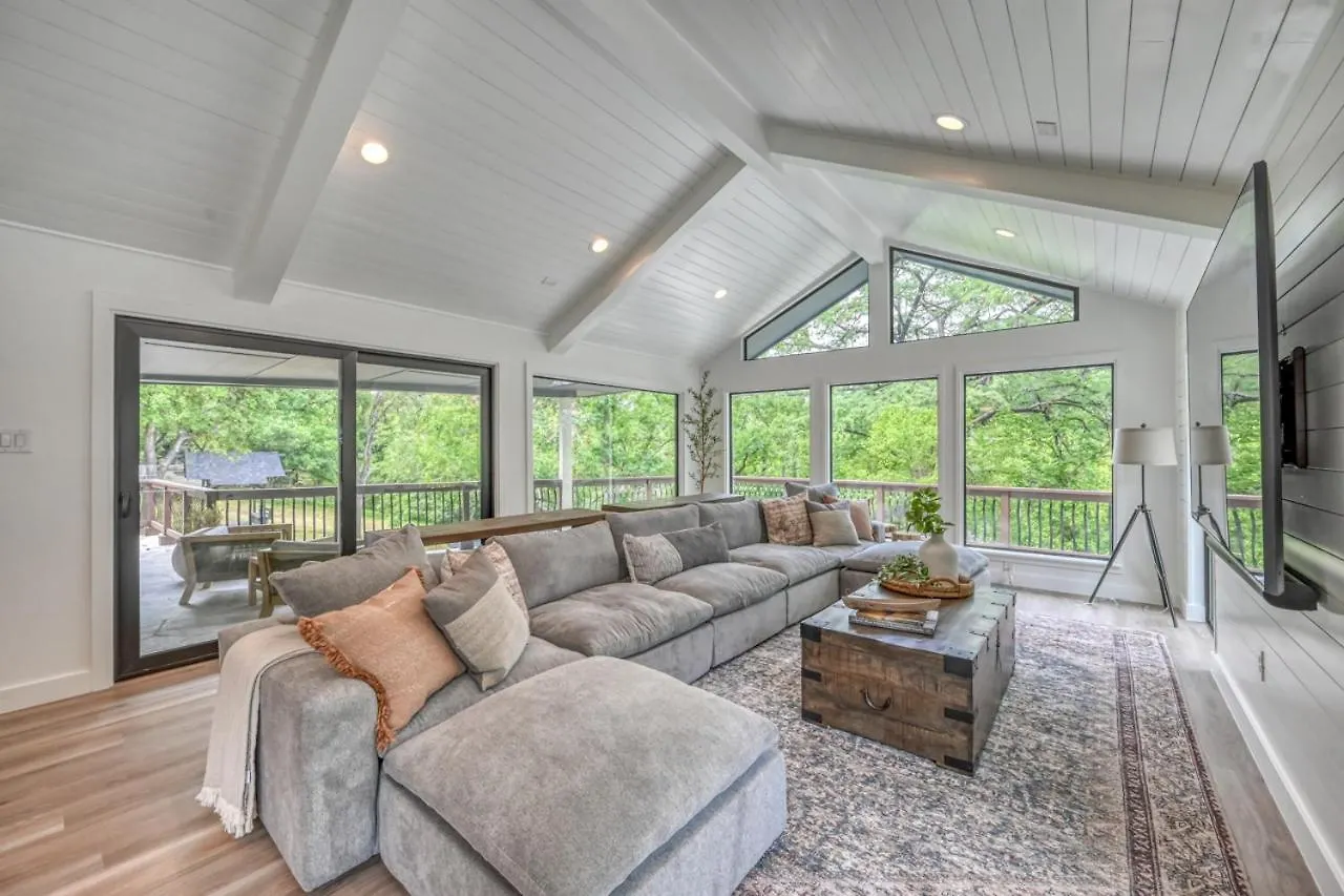 Luxury Riverfront With Firepit & Gameroom! *
