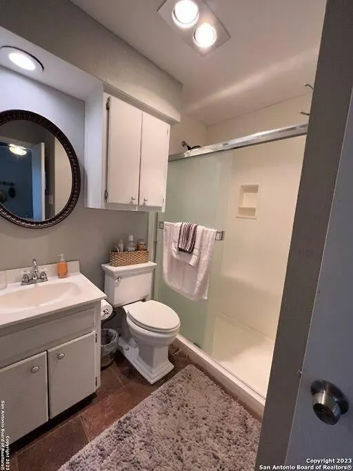 Lake Views, Sleeps 4, Pool, Pets Welcome! *