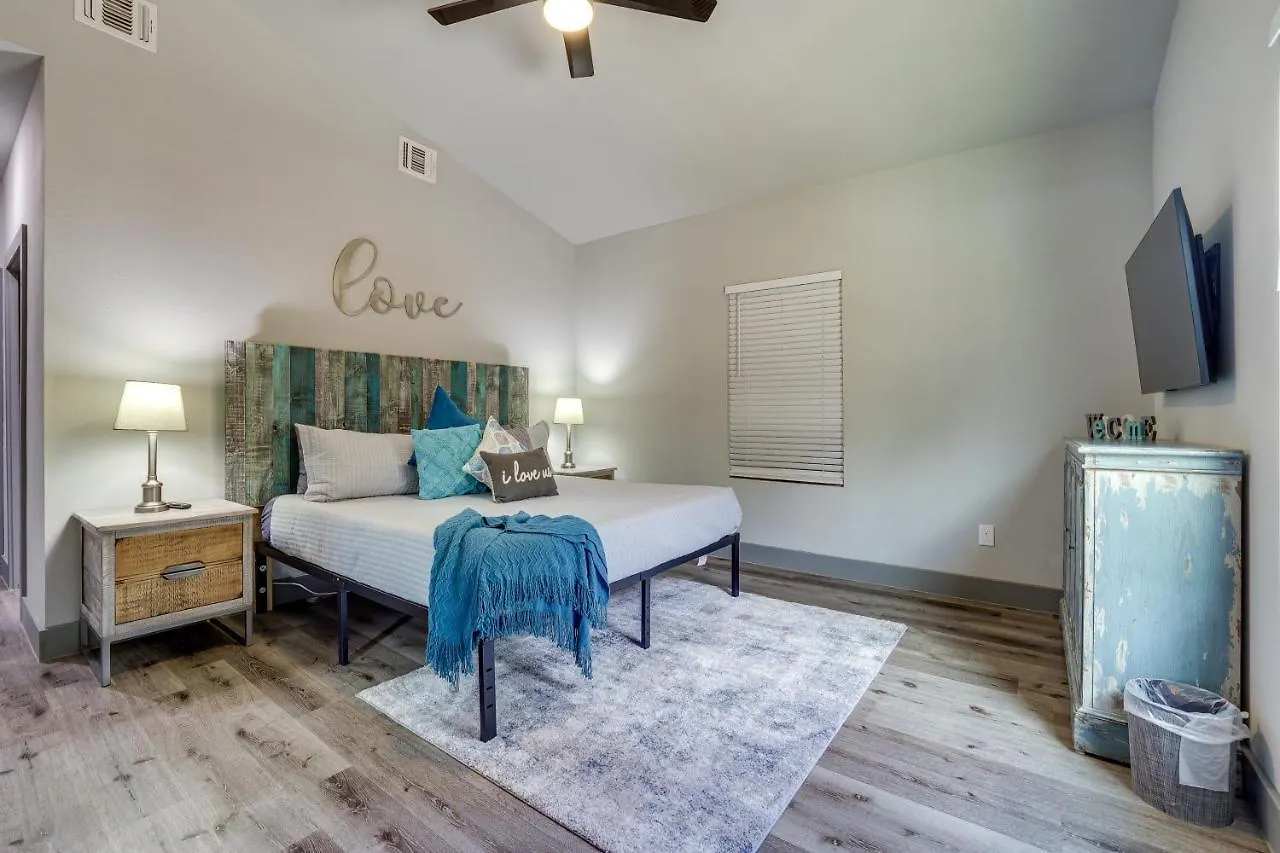 Semesterbostad Modern Canyon Vacation With Furnished Deck Canyon Lake