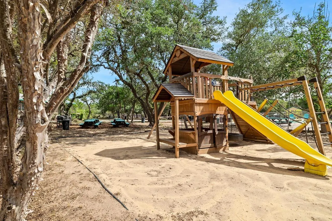 The Claire מלון קניון לייק