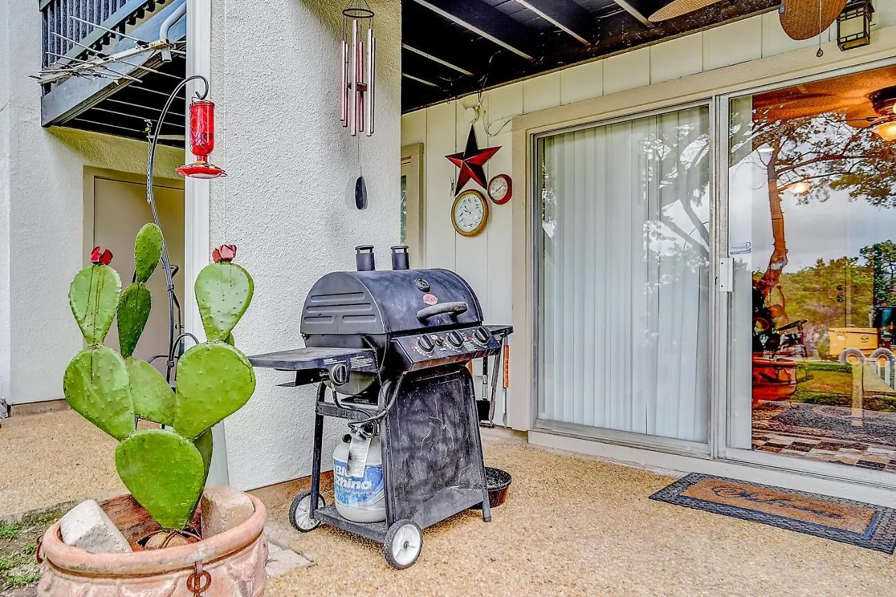 1185 Parkview Dr Unit 22 * Canyon Lake