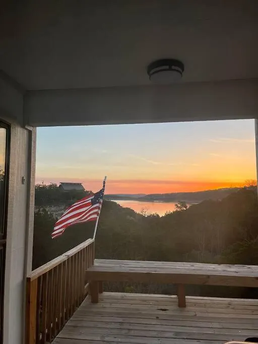 Views, Canyon Lake, Newly Remodeled, Close To River, Location, With A Fire Pit 펜션 *