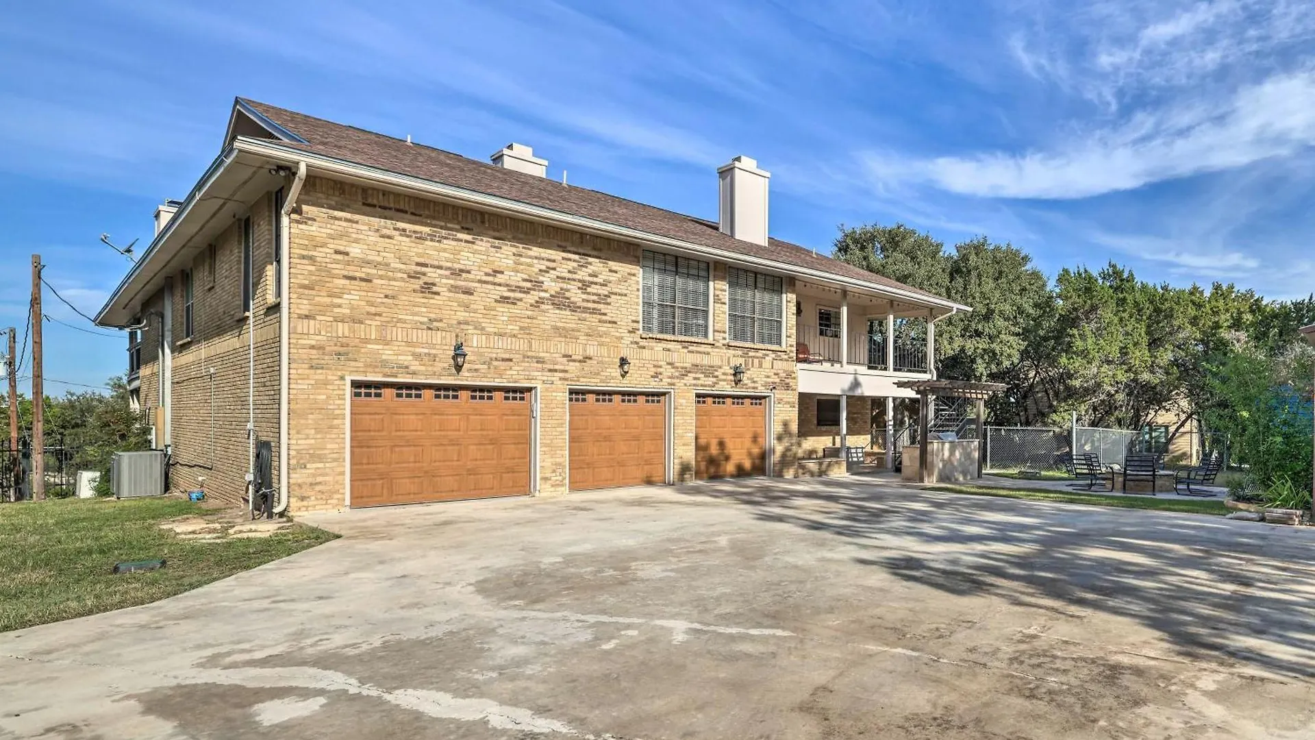 Canyon Hill Country And Water Views!