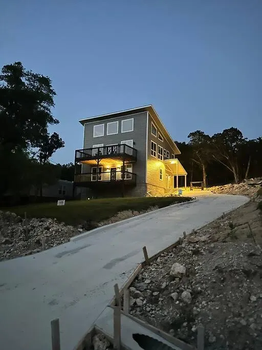 Wake N Canyon Lake, Tx Holiday home *