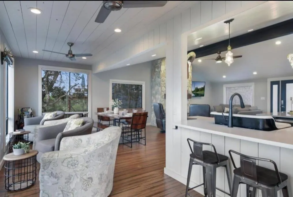 Canyon Luxury Getaway, Hot Tub With Lakeview