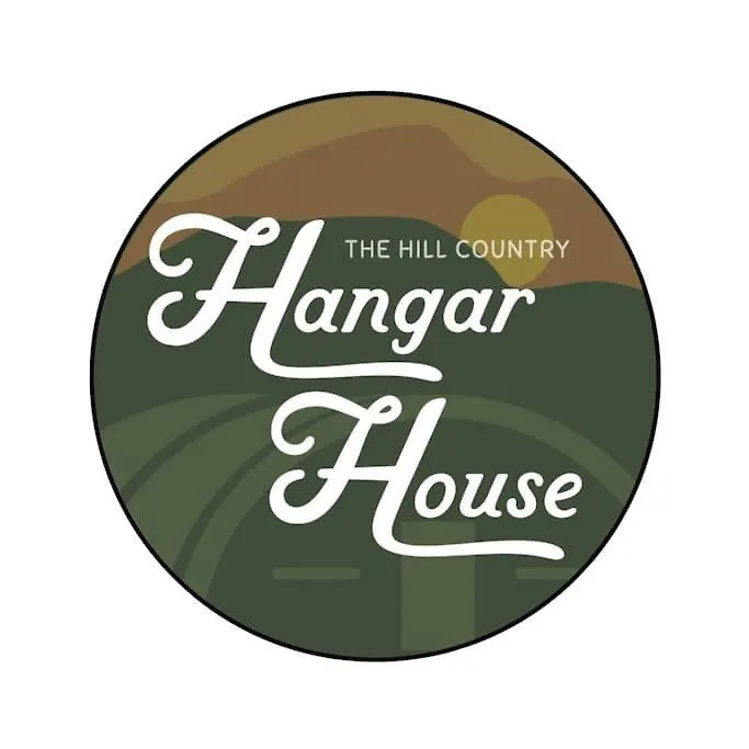 Hill Country Hangar With Hottub, 7 Minutes From The River And Holiday home