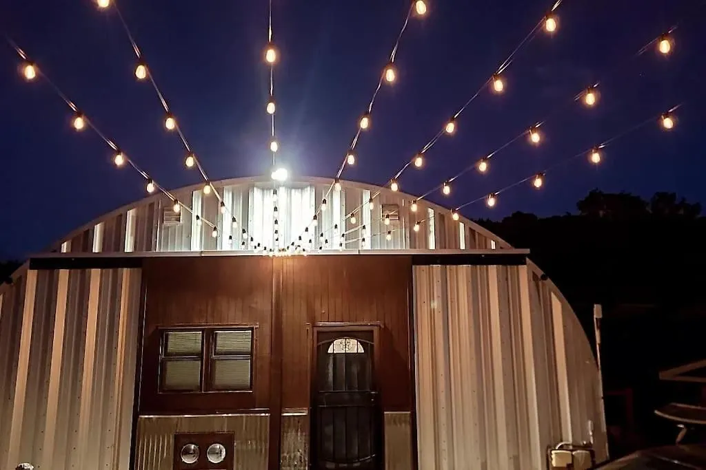 Hill Country Hangar With Hottub, 7 Minutes From The River And Holiday home Canyon Lake