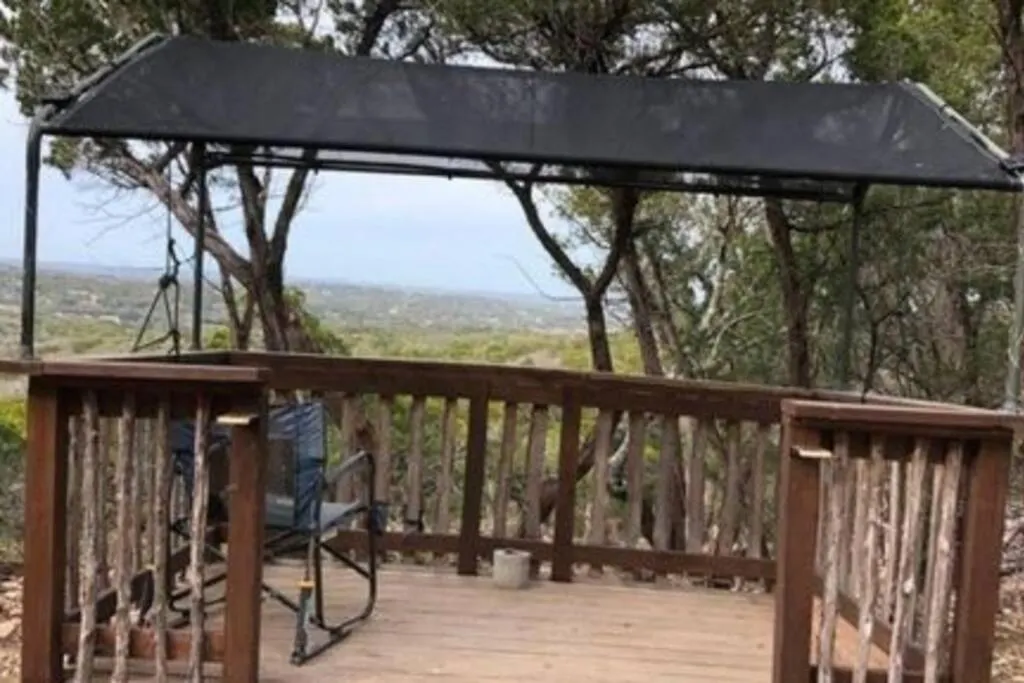 Hill Country Hangar With Hottub, 7 Minutes From The River And Holiday home Canyon Lake