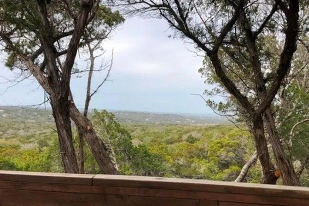Hill Country Hangar With Hottub, 7 Minutes From The River And Canyon Lake