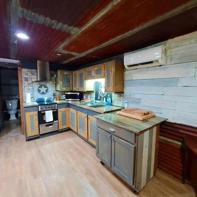 Holiday home Hill Country Hangar With Hottub, 7 Minutes From The River And Canyon Lake