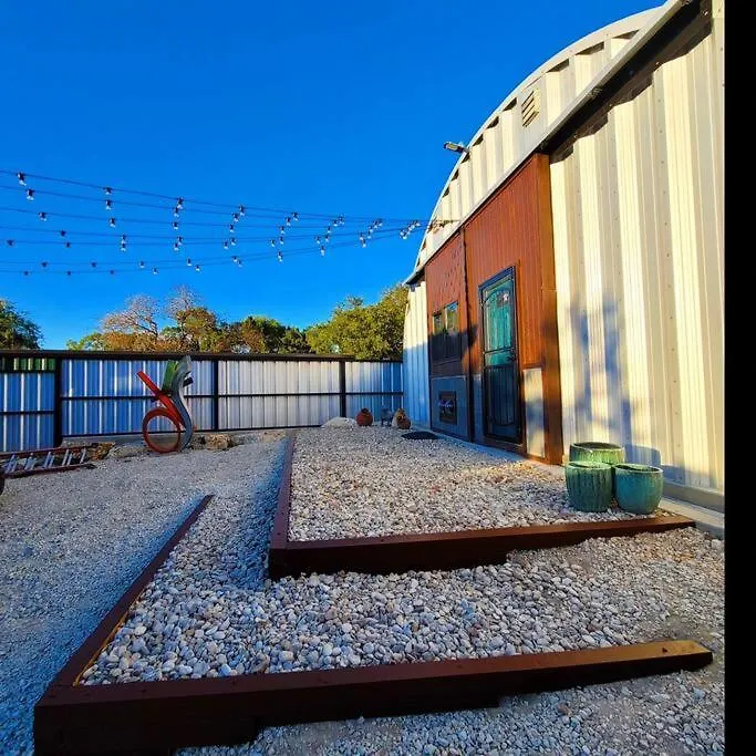 Hill Country Hangar With Hottub, 7 Minutes From The River And Holiday home Canyon Lake