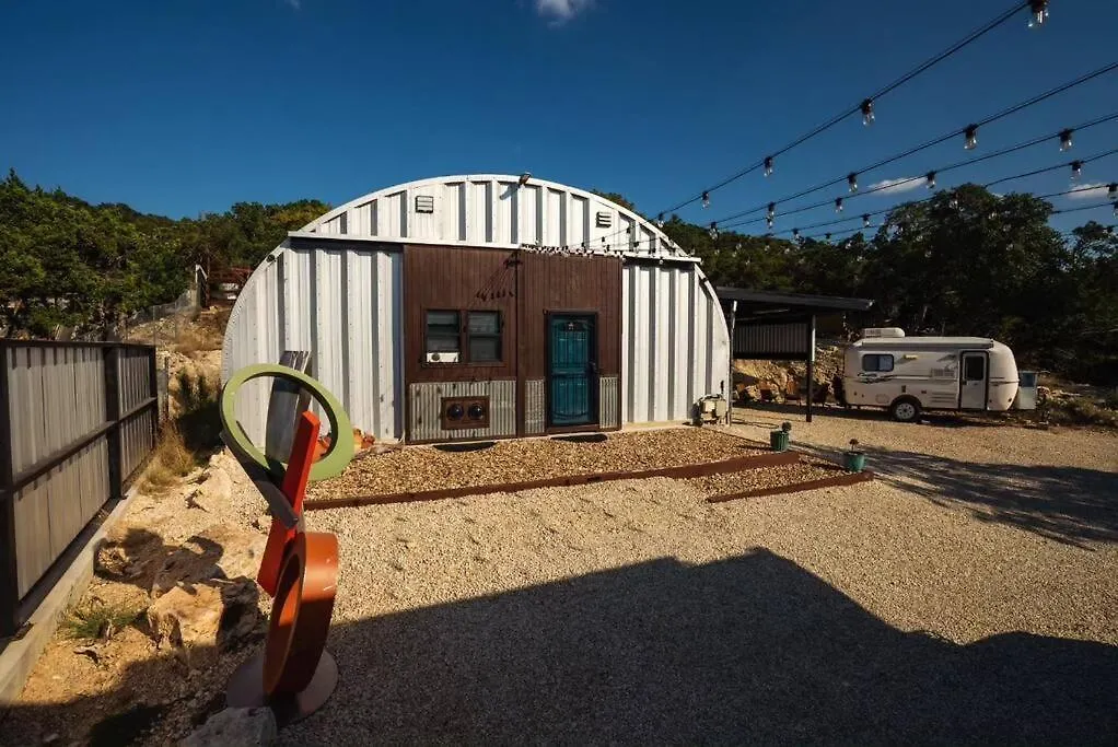 Holiday home Hill Country Hangar With Hottub, 7 Minutes From The River And Canyon Lake