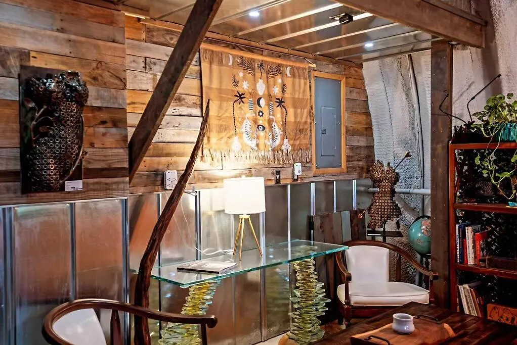 Hill Country Hangar With Hottub, 7 Minutes From The River And Holiday home