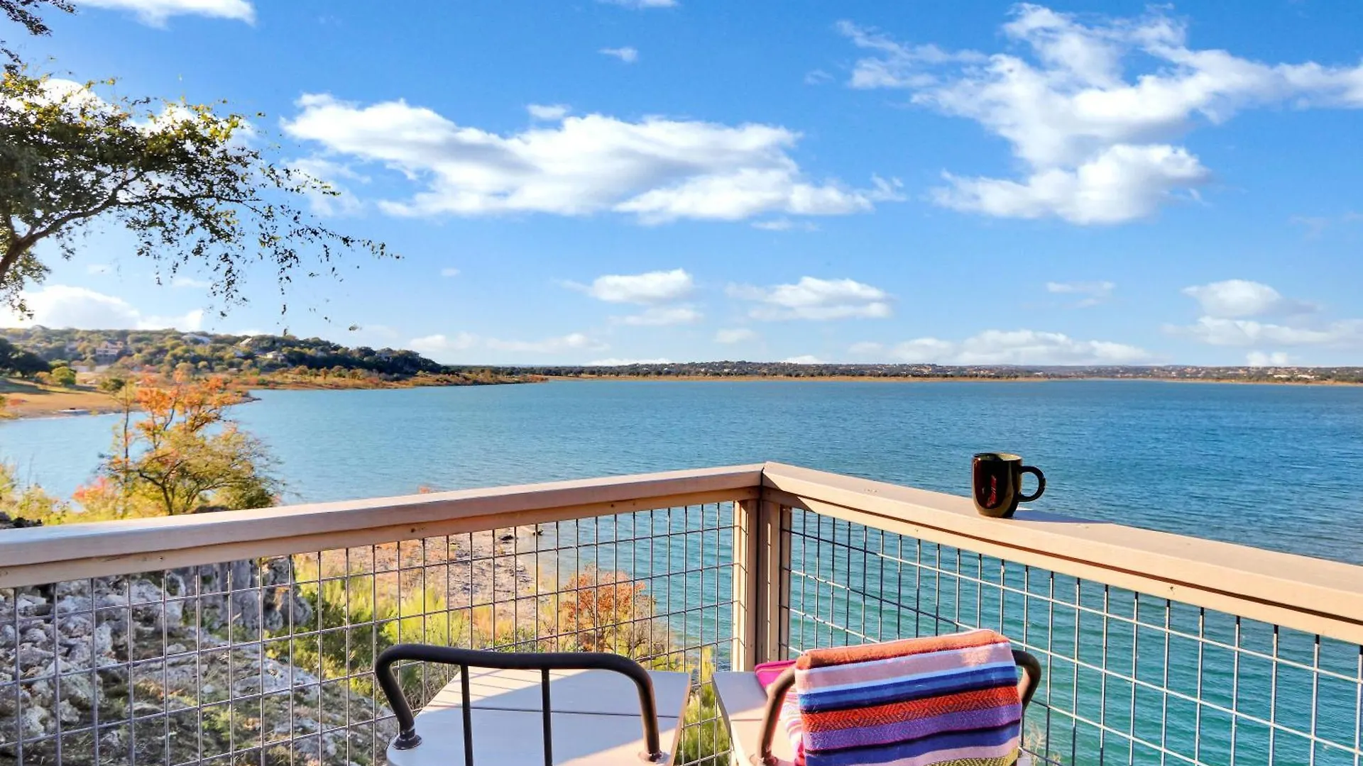 Happy Owl Lakehouse