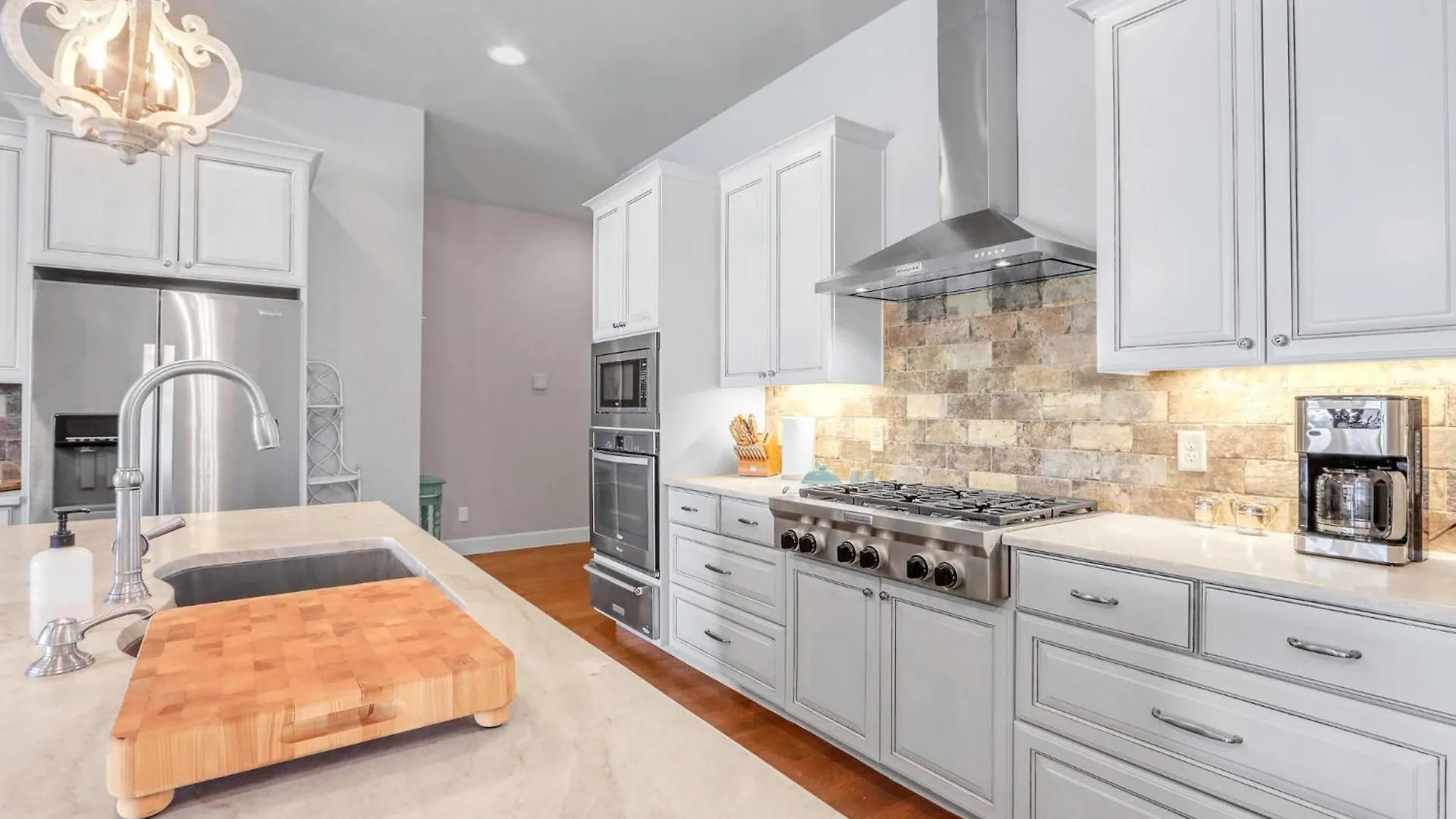 Lakeside Dreamhouse بيت للعطل