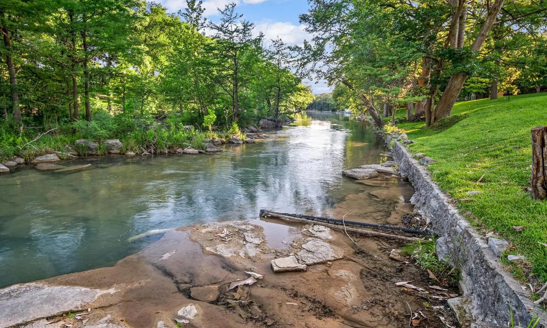 Stone River