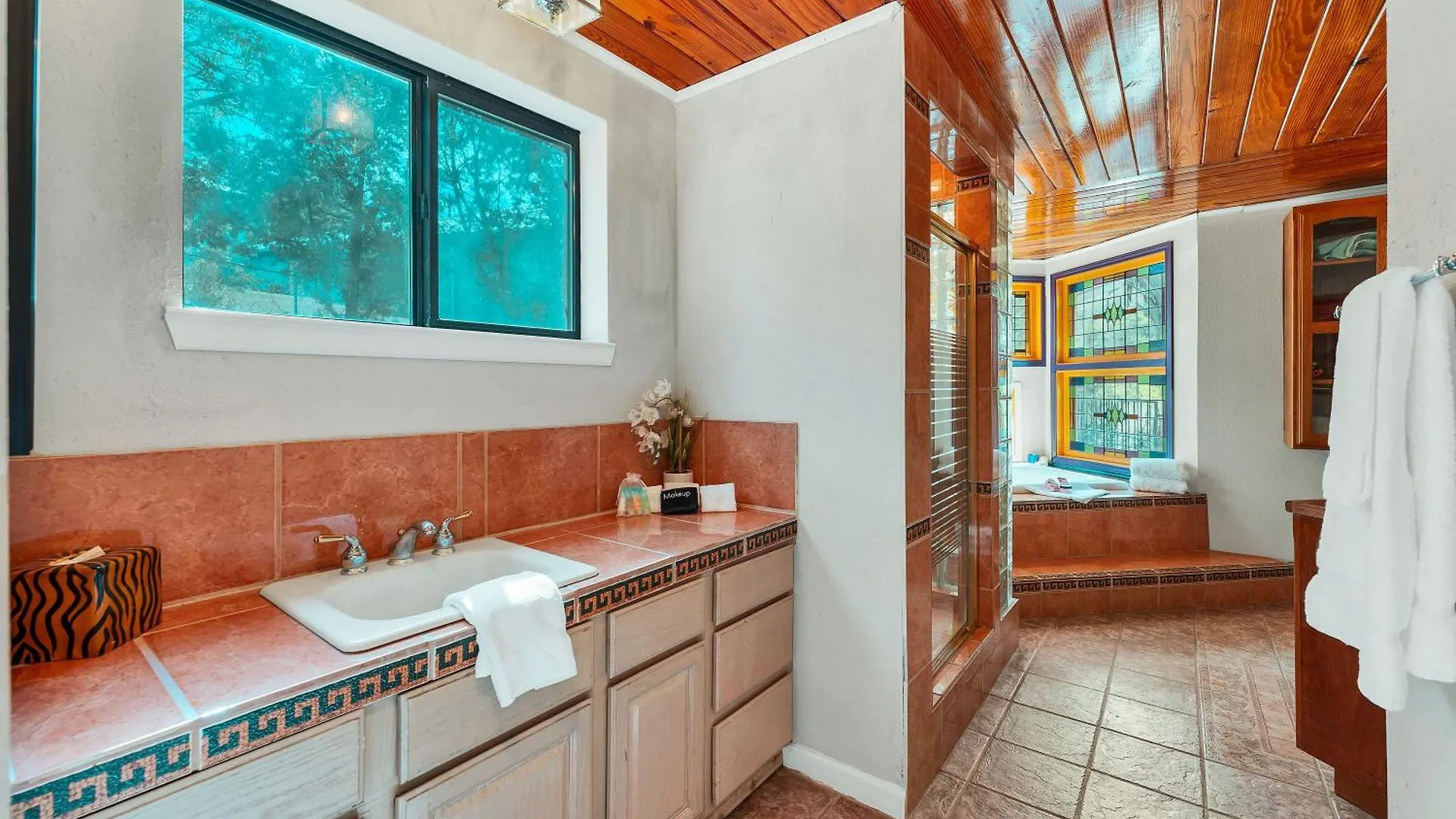 Hacienda Vista * Canyon Lake