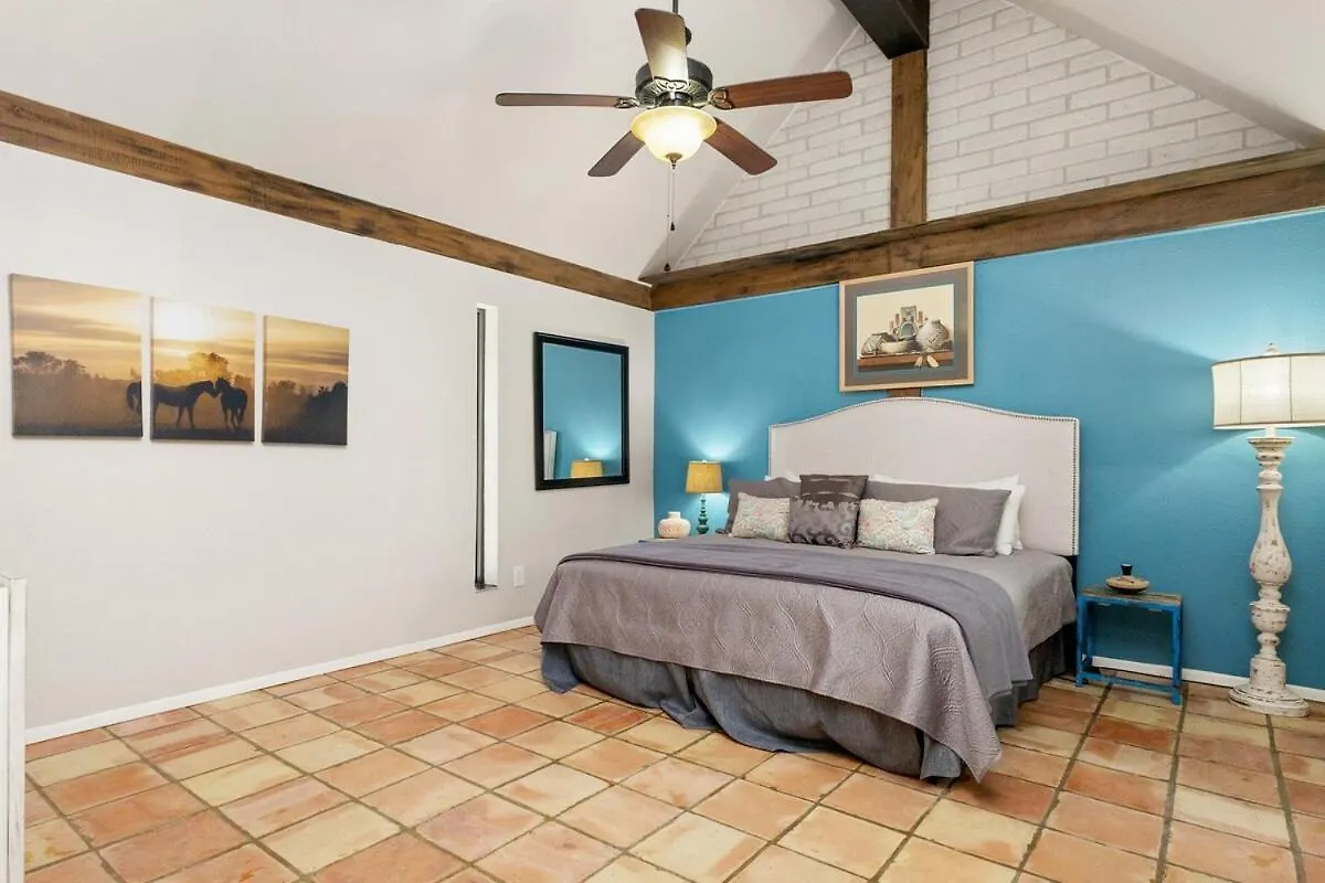 Serenity Point On Canyon Lake-lakefront-pool-fire Pit-pool Table