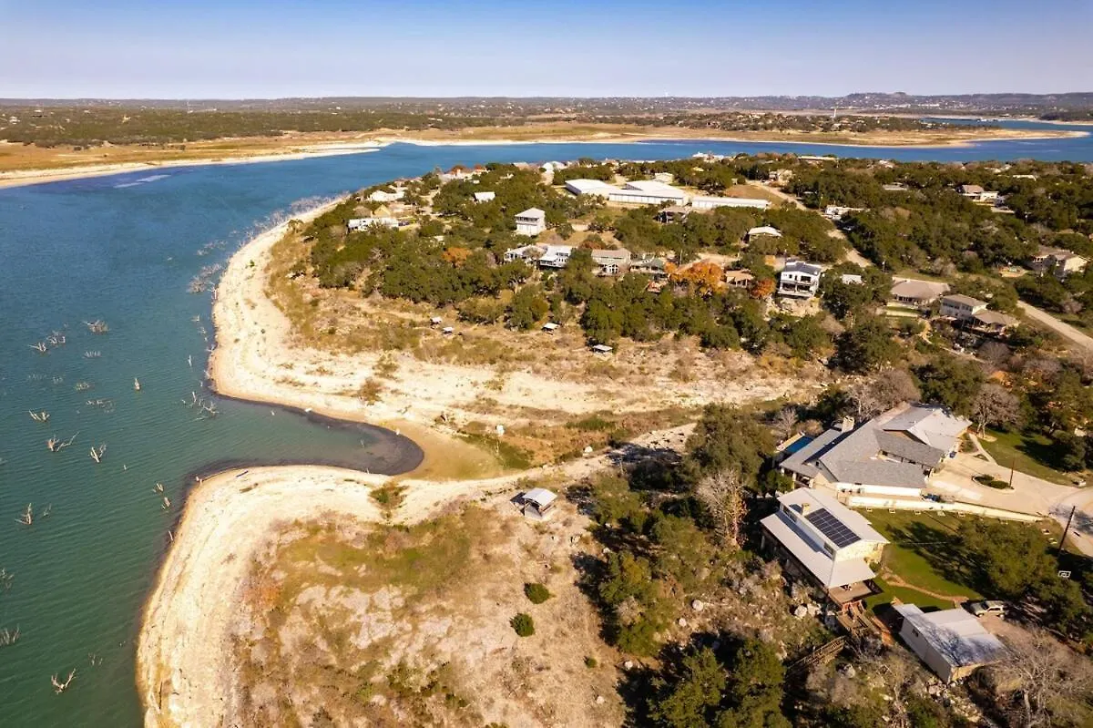 Serenity Point On Canyon Lake-lakefront-pool-fire Pit-pool Table Holiday home *