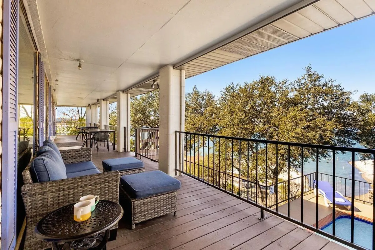 Serenity Point On Canyon Lake-lakefront-pool-fire Pit-pool Table Holiday home