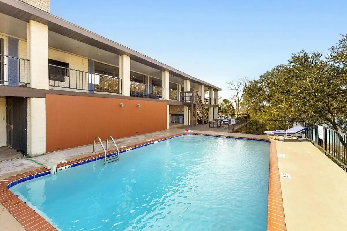 Serenity Point On Canyon Lake-lakefront-pool-fire Pit-pool Table Holiday home
