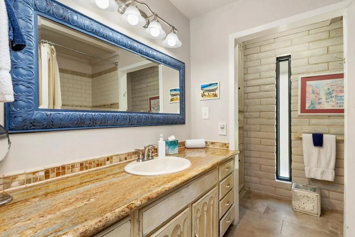 Serenity Point On Canyon Lake-lakefront-pool-fire Pit-pool Table Holiday home Canyon Lake
