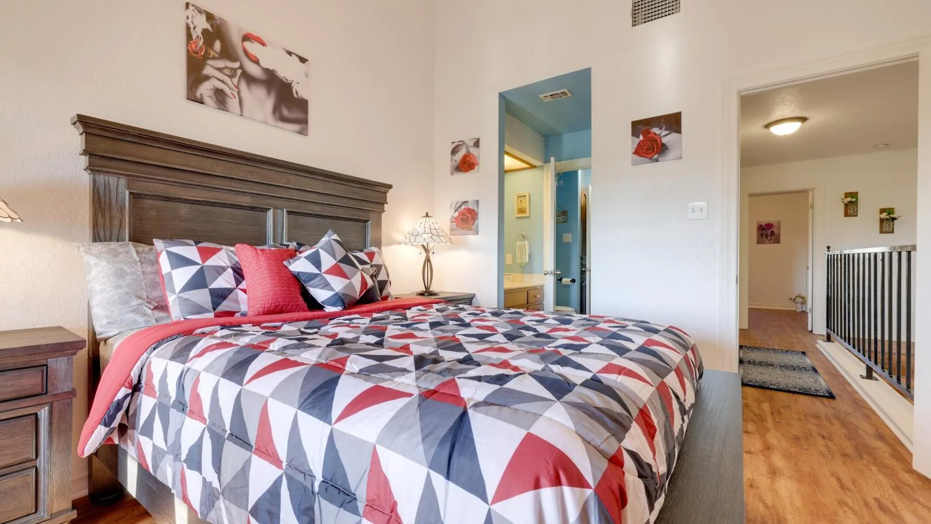 Canyon Townhome With Balcony, Deck And Yard! Casa vacanze Canyon Lake