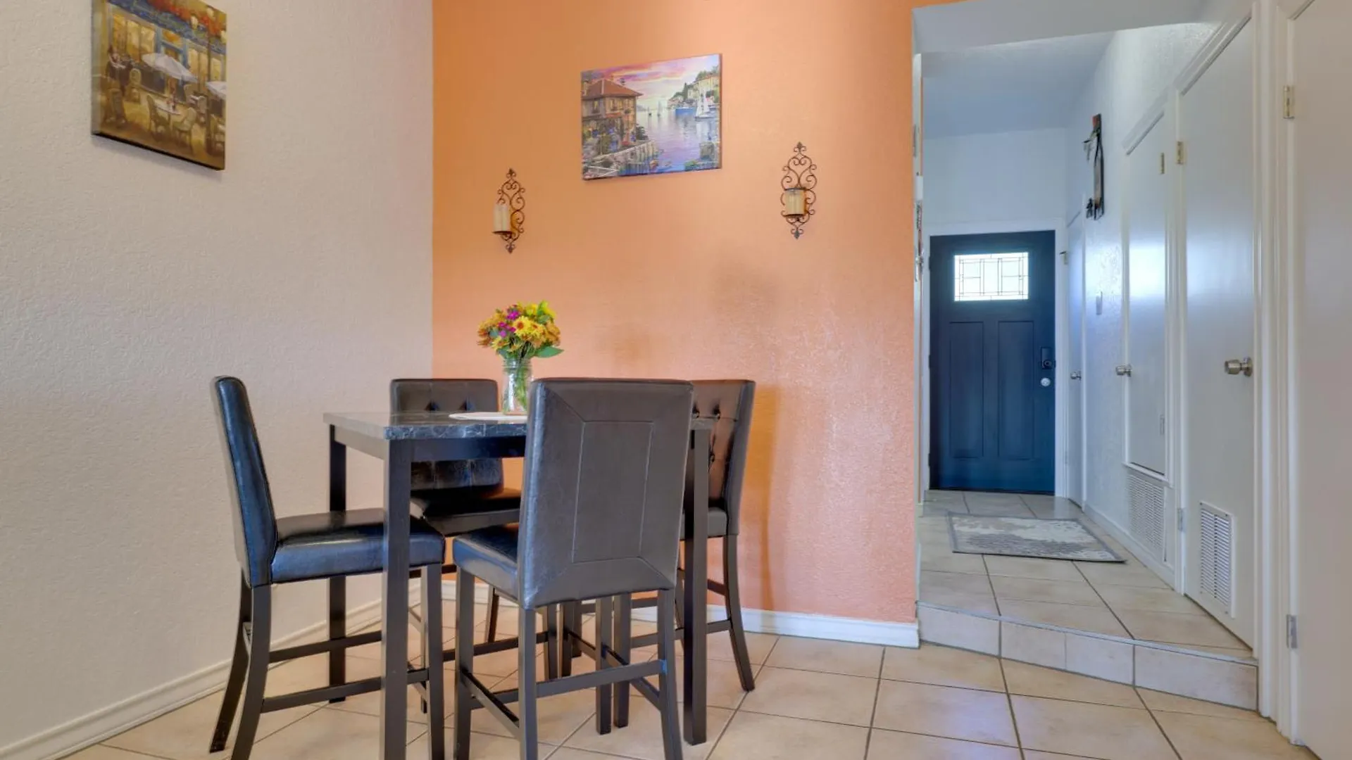 Casa vacanze Canyon Townhome With Balcony, Deck And Yard!