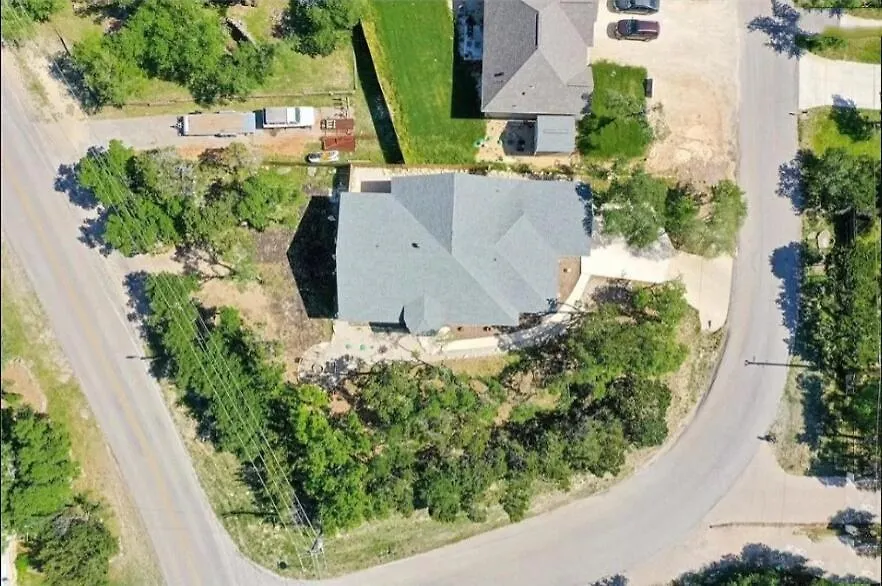 Cheerful Lakeside Retreat-just Minutes To The Canyon Lake
