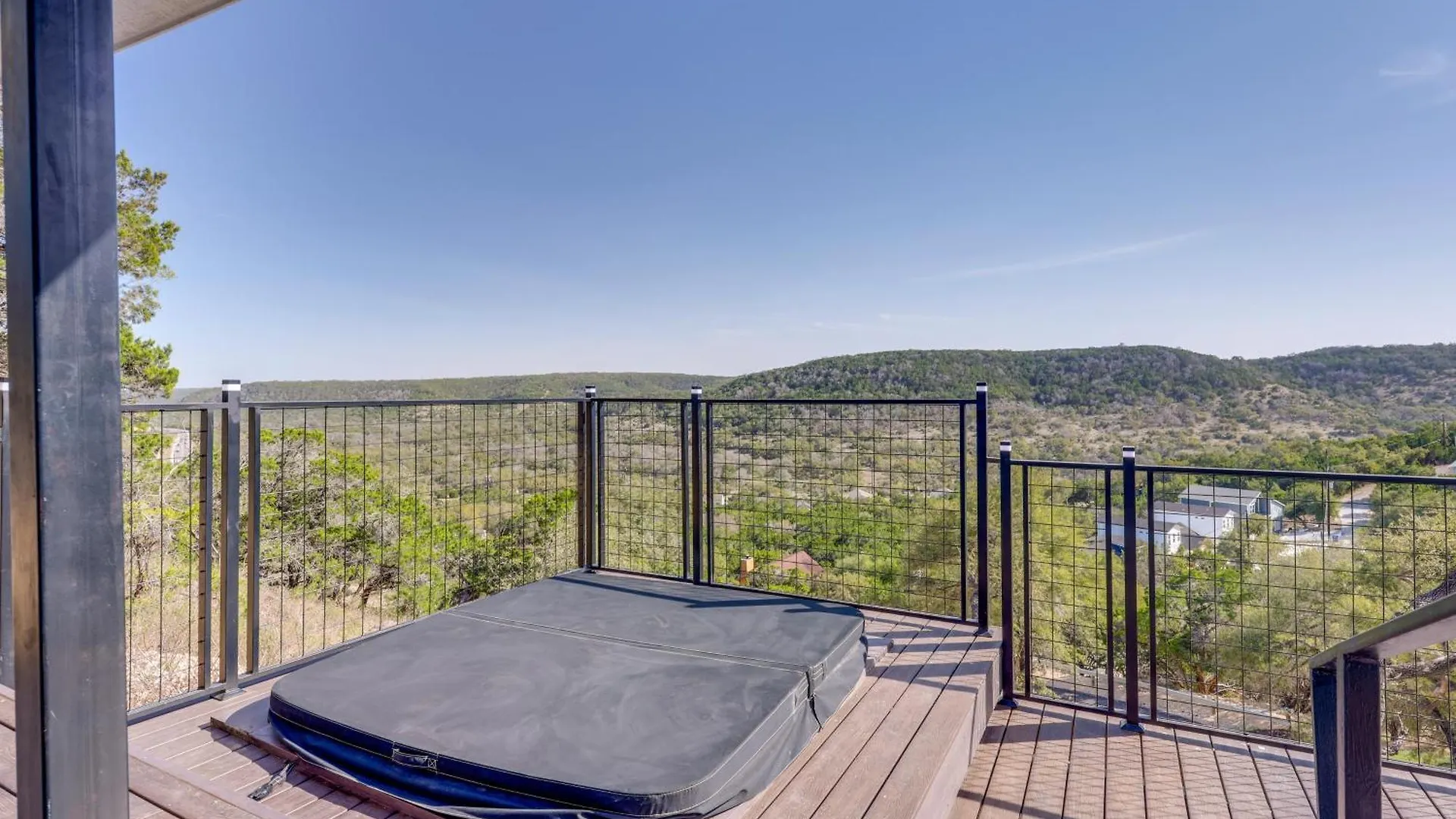Boat Ramp Access And Hot Tub Near Canyon