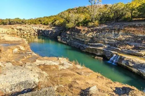 Maven's & Grill Hotel Canyon Lake