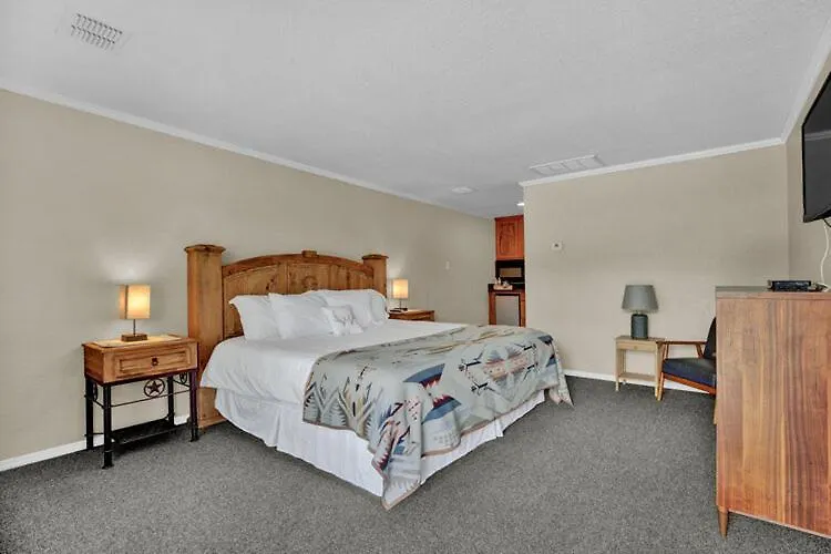 Maven's & Grill Hotel Canyon Lake