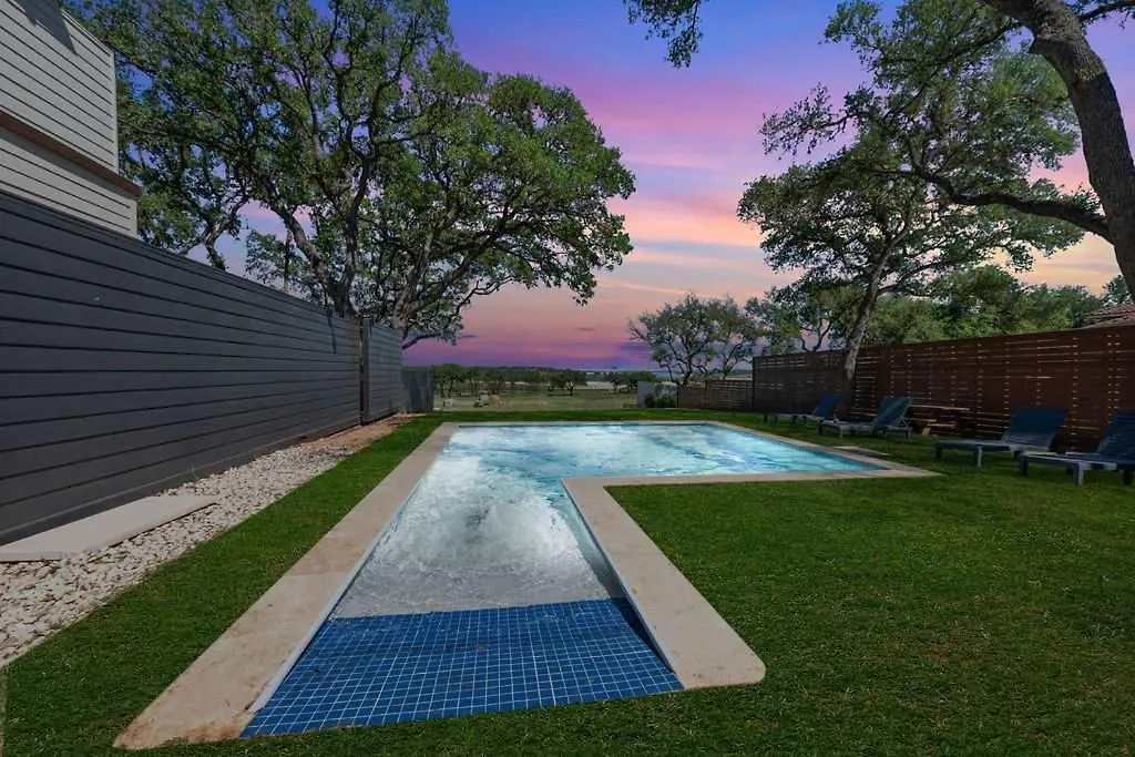 Дом отдыха Lakeshore 1 - Private Pool & Close To