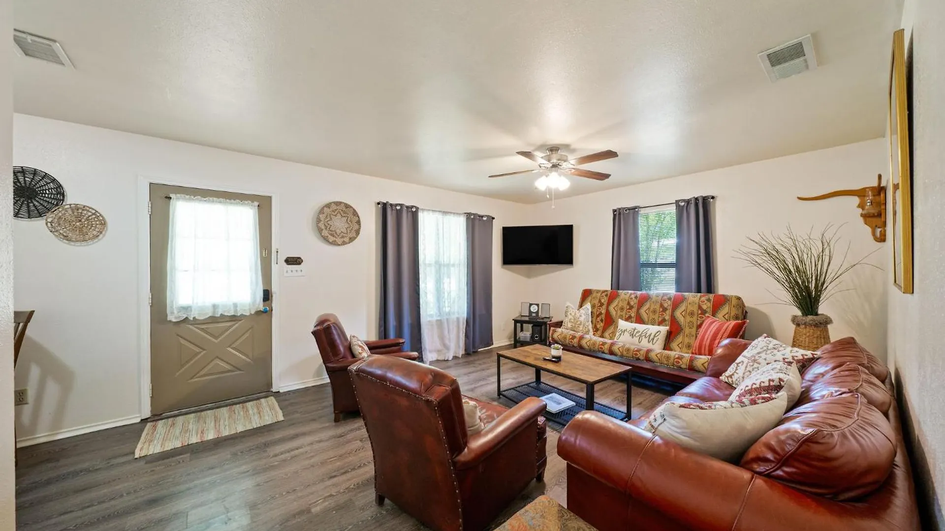 Hill Country Casita 3 Minutes From Guadalupe River & Canyon 度假居