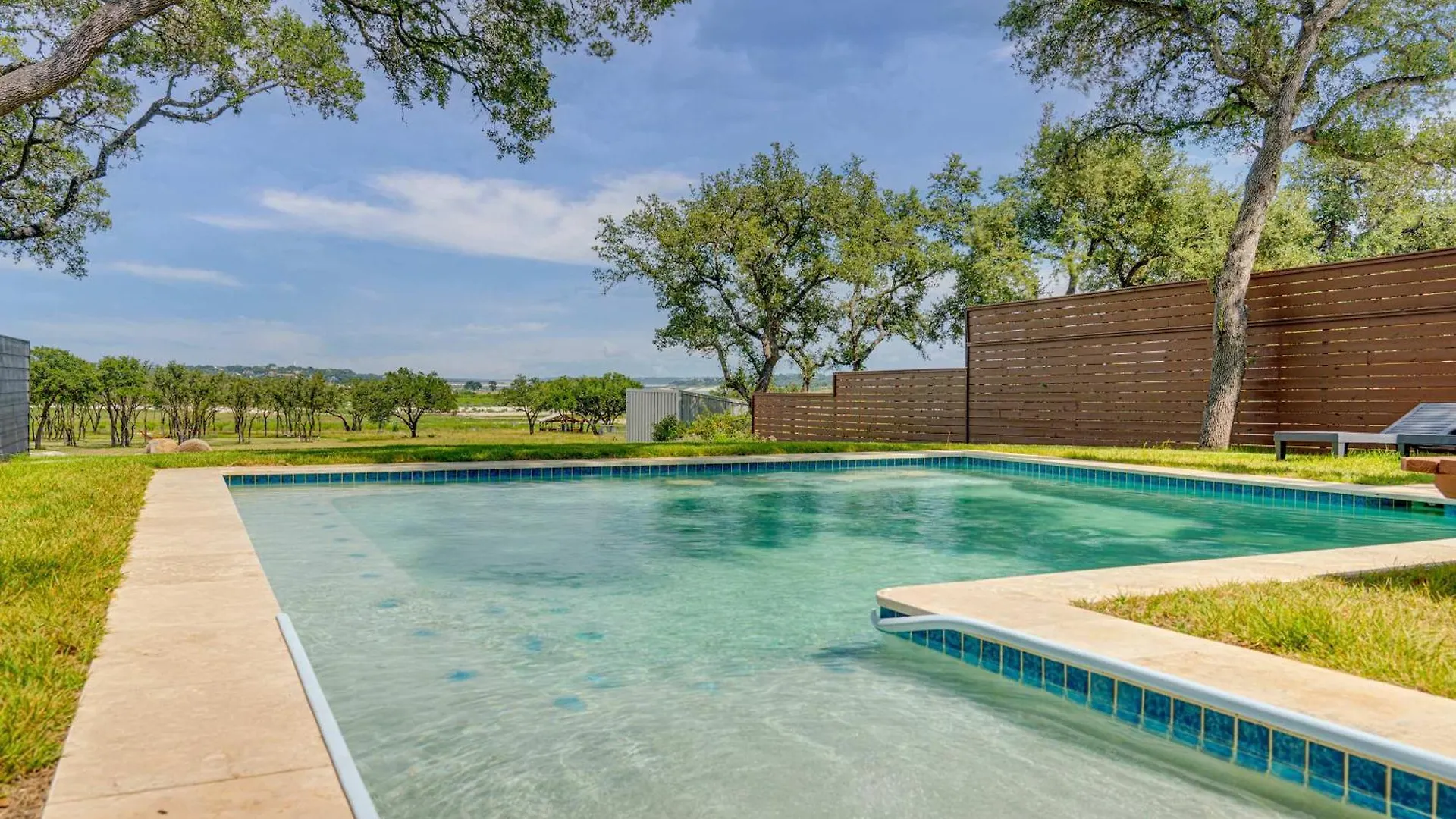 Дом отдыха Lakeshore 1 - Private Pool & Close To Каньон-Лейк
