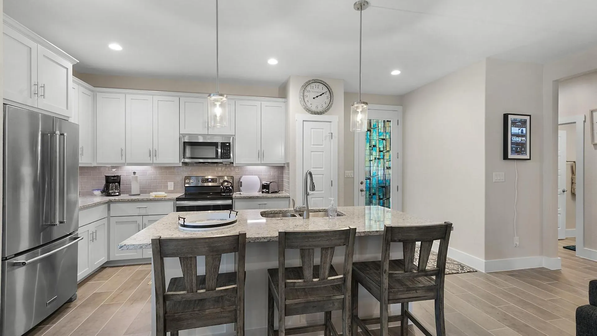 Pristine 3-bedroom Near Canyon Lake!